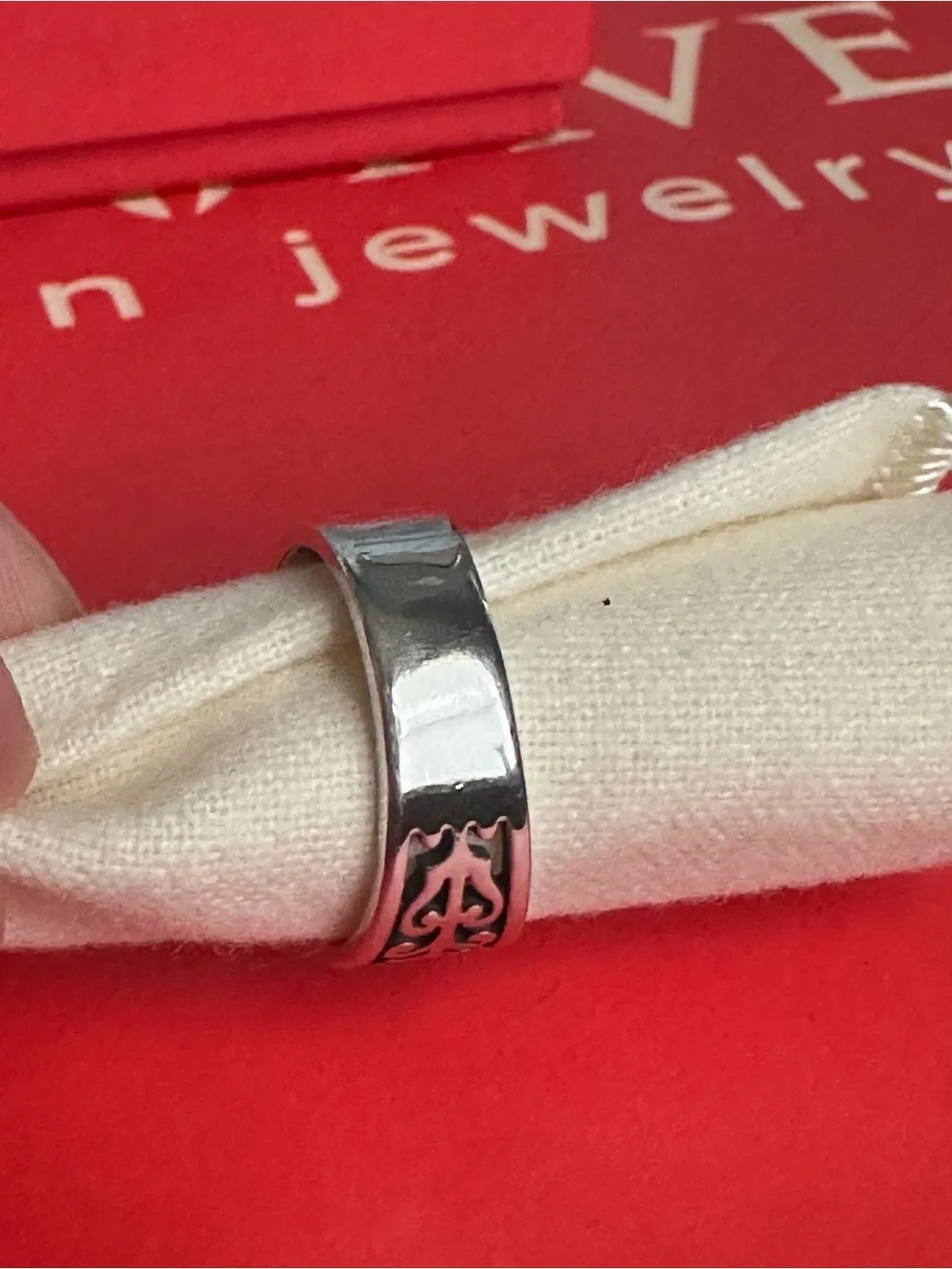 James Avery Emerald Adoree ring size 8